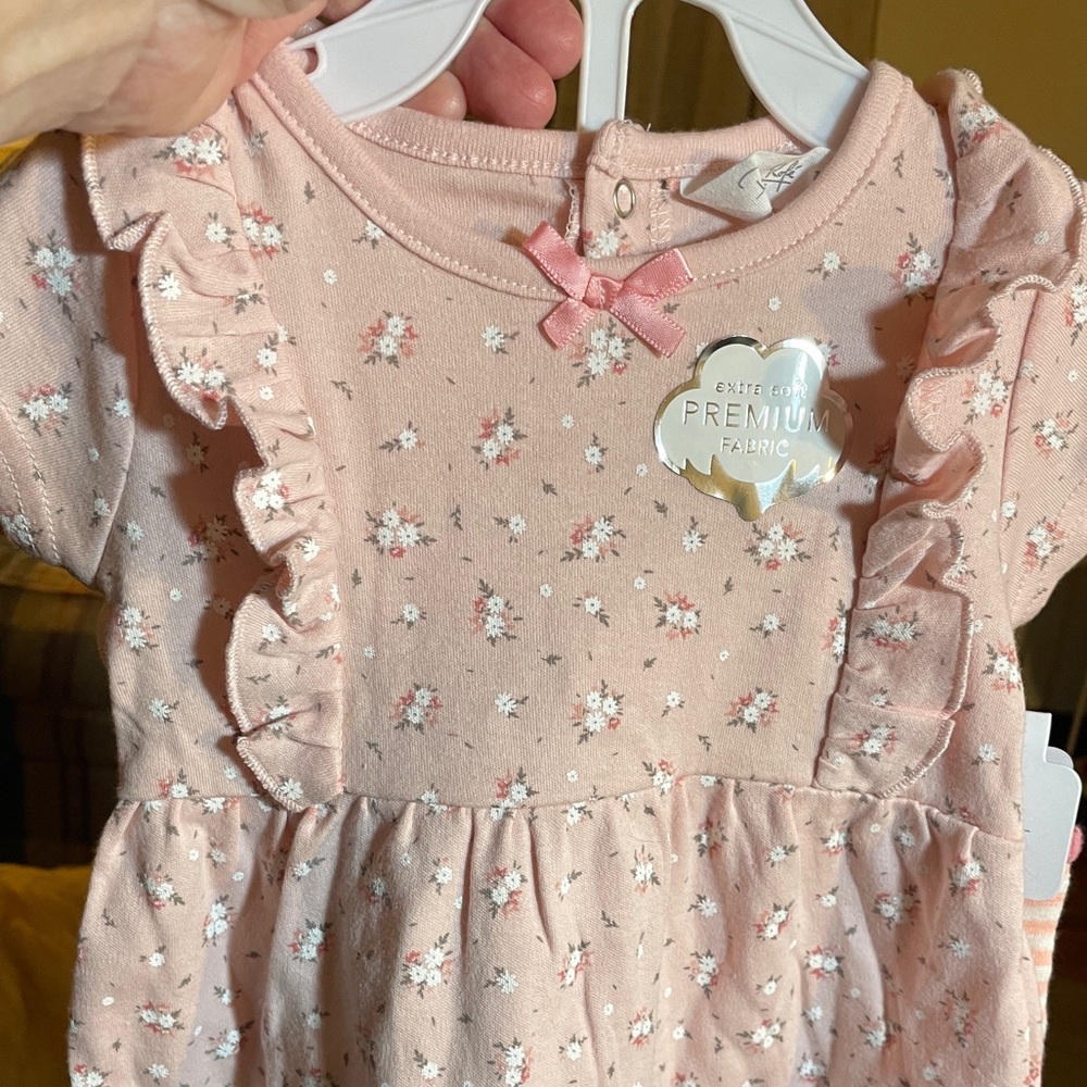 Rene rofe baby girl size 12 month 2 piece outfit (top that snaps and pants)